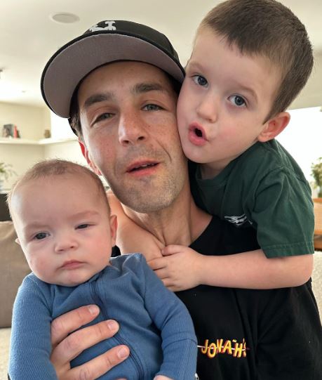 Shai Miller Peck with his father Josh Peck and brother Max Milo Peck